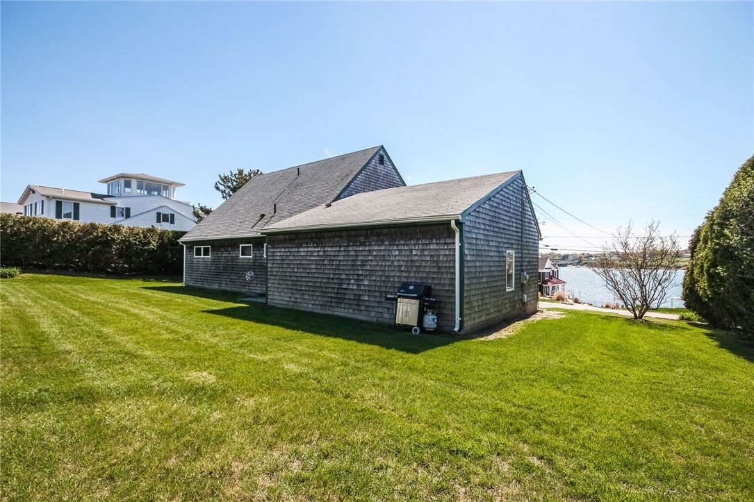272 Bonnet Point Road Narragansett, RI 02882 - Photo 21 of 35