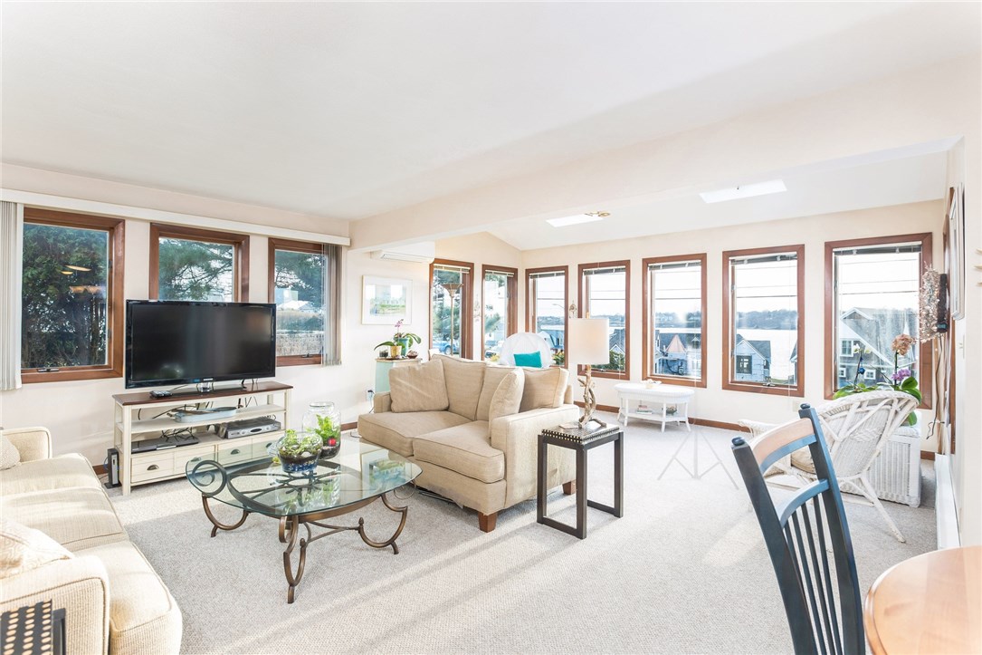 272 Bonnet Point Road Narragansett, RI 02882 - Photo 8 of 35