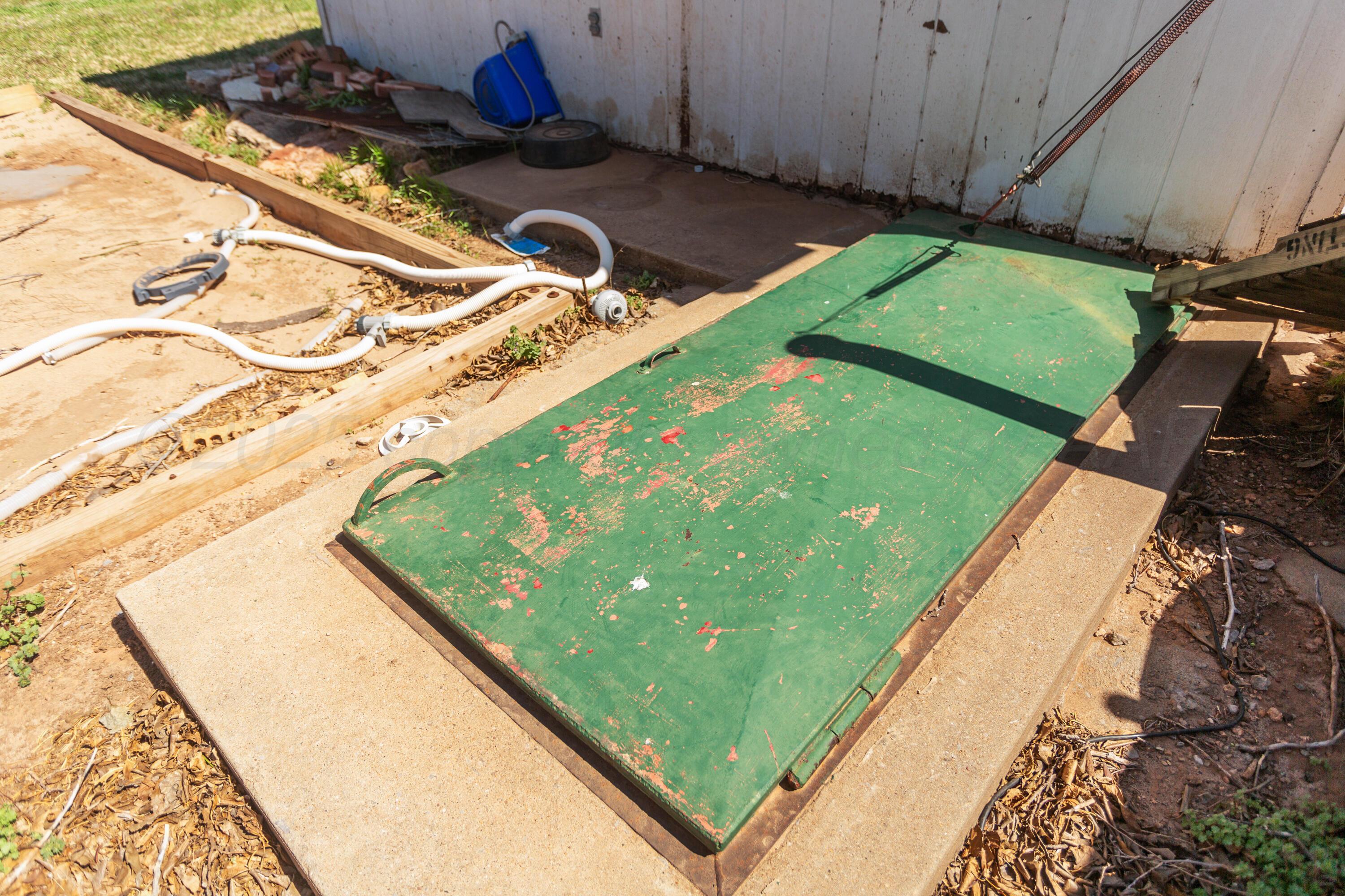 920 South Madden Street Shamrock, TX 79079 - Photo 35 of 39 a view of a backyard