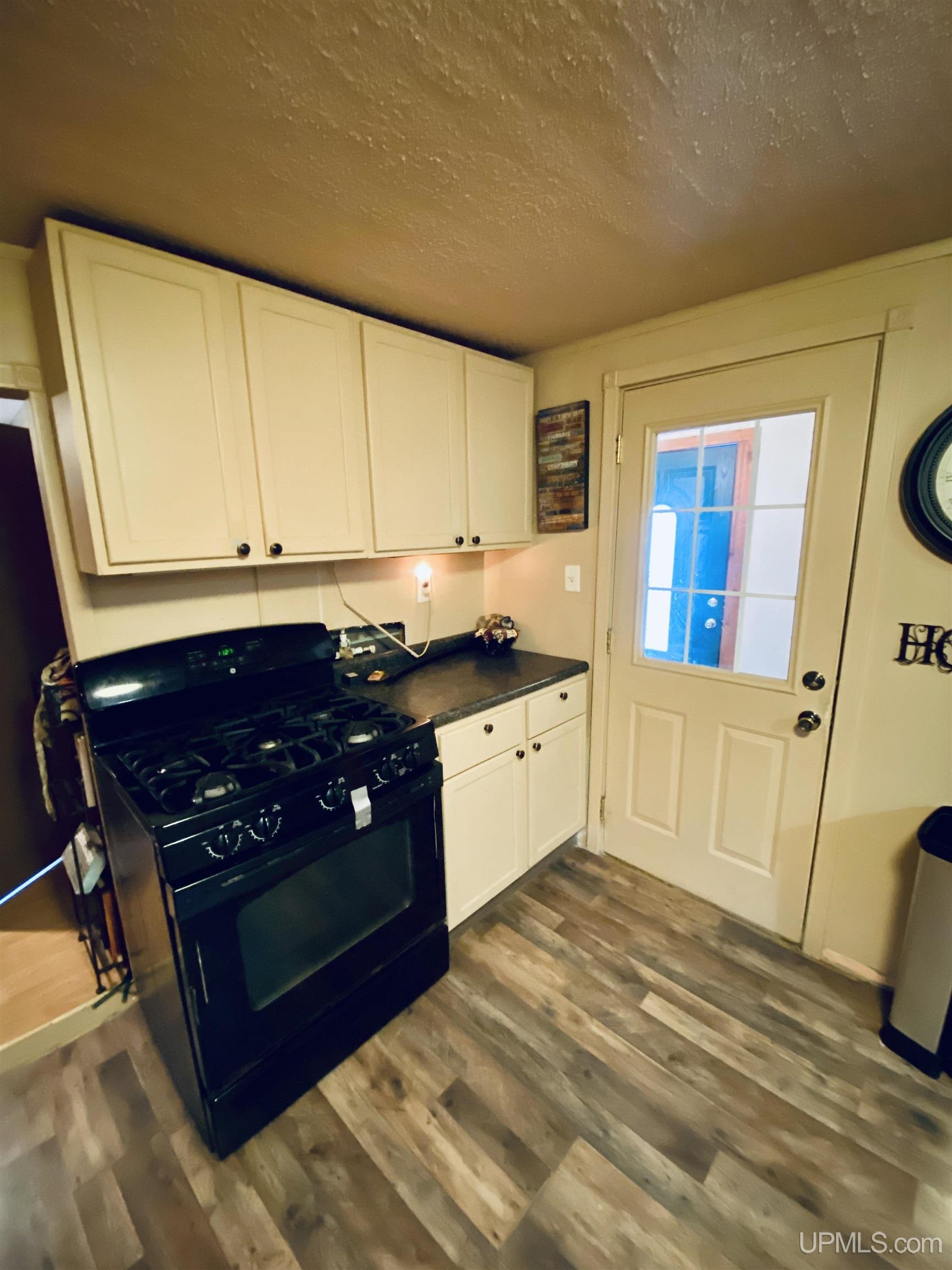 412 East Division Street Ishpeming, MI 49849 - Photo 8 of 19 Gallery Image 8