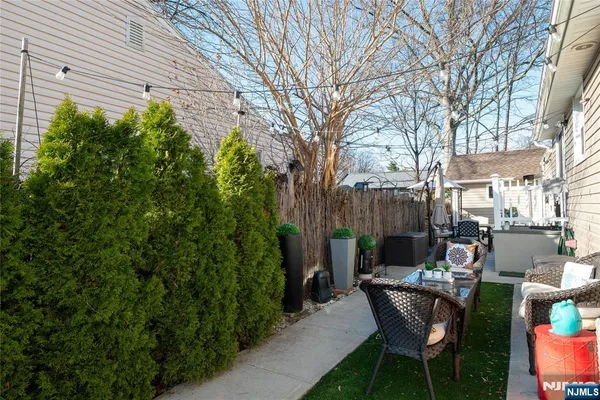 $825,000 | 170 Tenafly Road, Englewood, NJ 07631