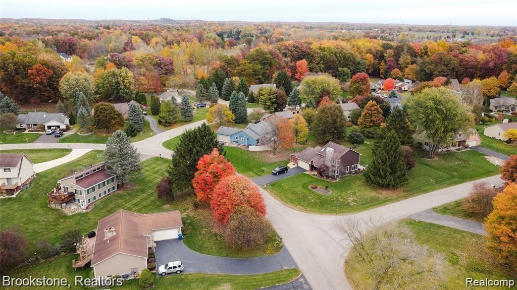2693 Ripple Court White Lake, MI 48383 - Photo 8 of 36