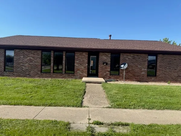$375,000 | 806 Four Seasons Road, Bloomington, IL 61701
