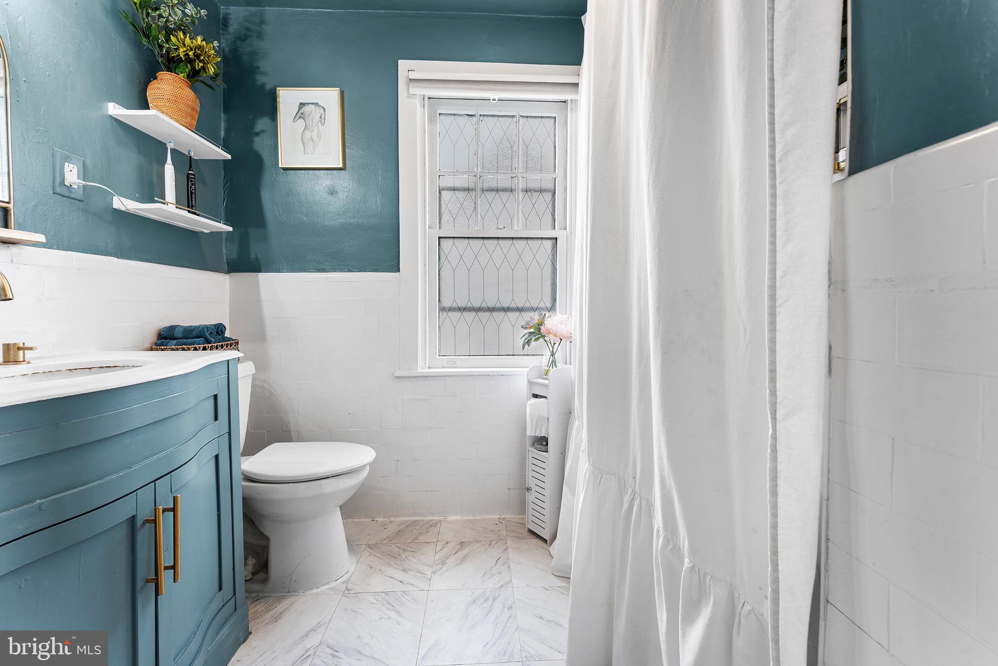 4049 Ellendale Road Drexel Hill, PA 19026 - Photo 23 of 33 Full Bathroom