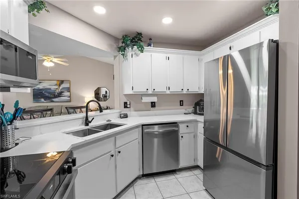 $5,900 | 153 Bristol Lane, Unit F102, Naples, FL 34112