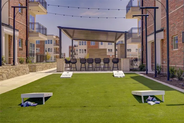 a view of an house with swimming pool