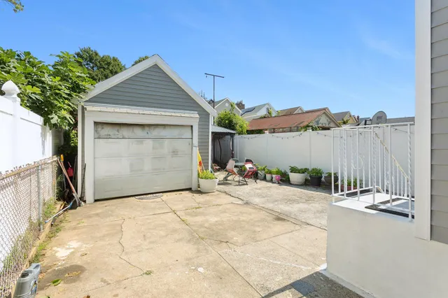 $800,000 | 91-25 Gold Road | Ozone Park