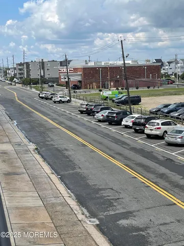a view of a parking area