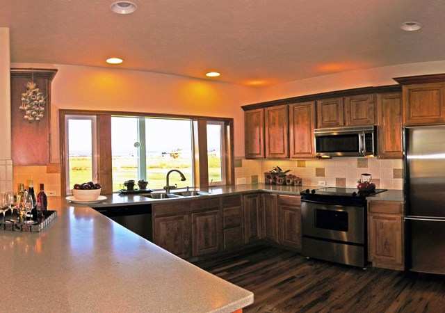 12006 North Fairview Road Mead, WA 99021 - Photo 2 of 9