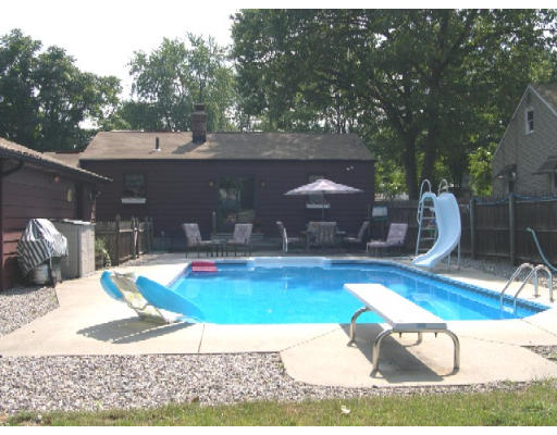44 Tourigny Street Springfield, MA 01104 - Photo 2 of 5