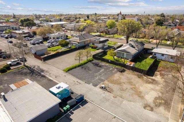 $80,000 | 422 J Street, Los Banos, CA 93635