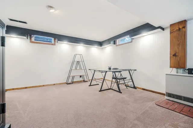 $450,000 | 9866 State Highway, Waupaca, WI 54981