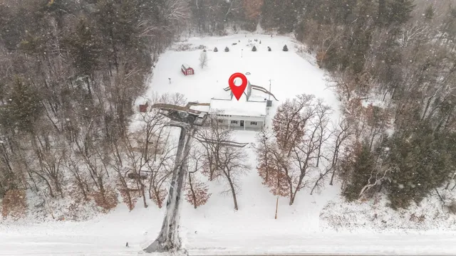 $450,000 | 9866 State Highway, Waupaca, WI 54981