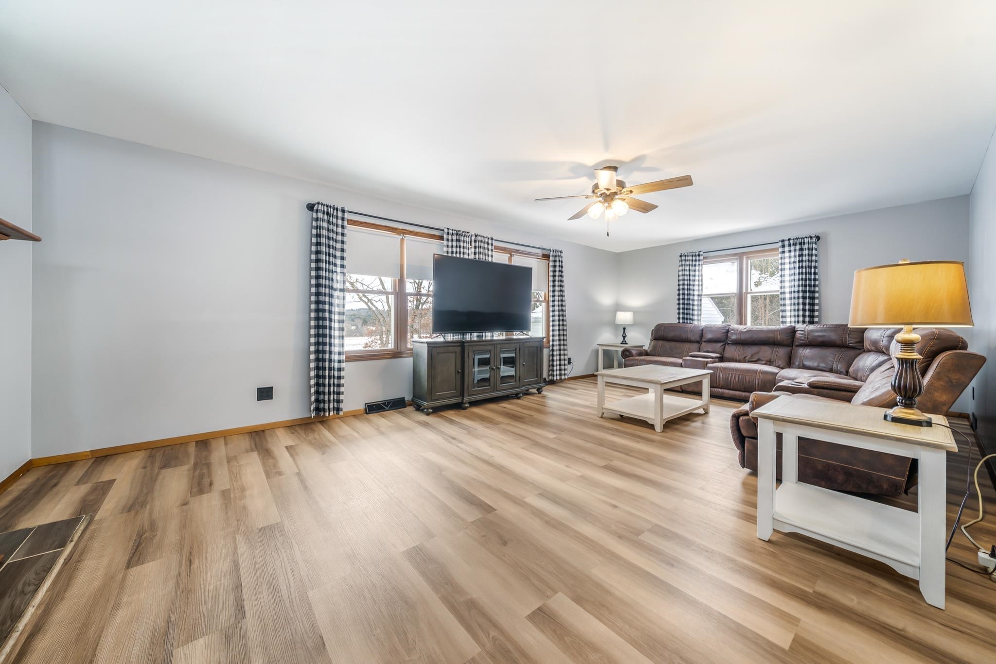 9866 State Highway Waupaca, WI 54981 - Photo 5 of 47