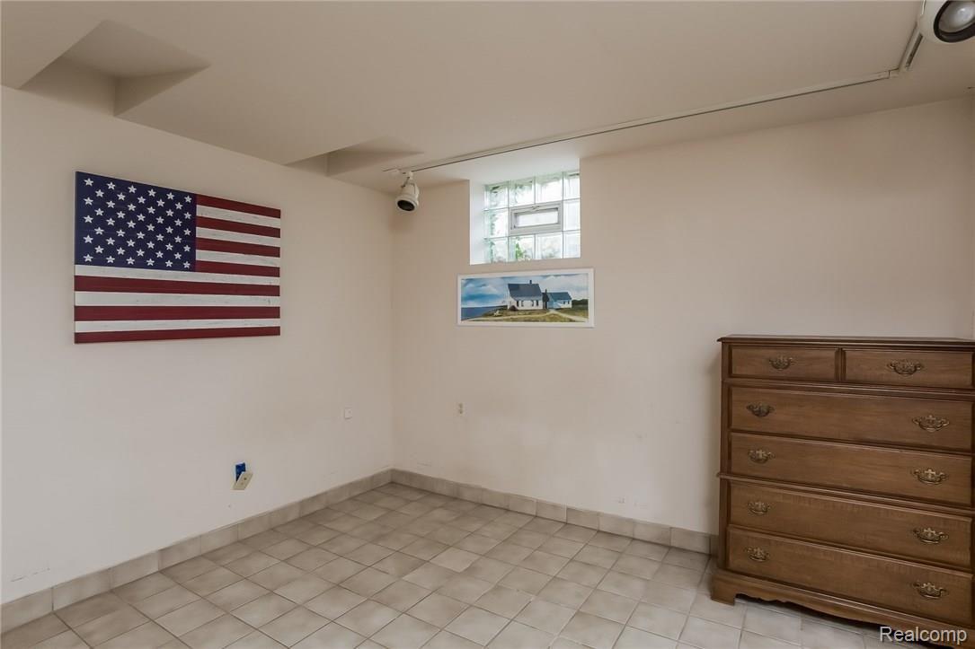 99 Perrydale Street Rochester, MI 48306 - Photo 26 of 40 029-Bedroom-2181143-medium.jpg
