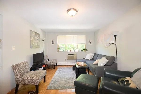 $3,100 | 33 Cogswell Avenue, Unit 8, Cambridge, MA 02140