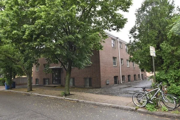 $3,100 | 33 Cogswell Avenue, Unit 8, Cambridge, MA 02140