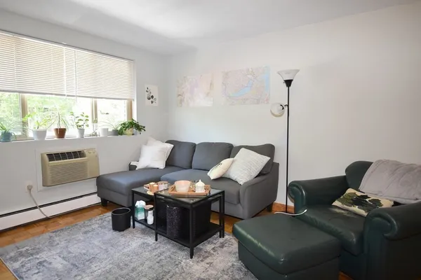 $3,100 | 33 Cogswell Avenue, Unit 8, Cambridge, MA 02140