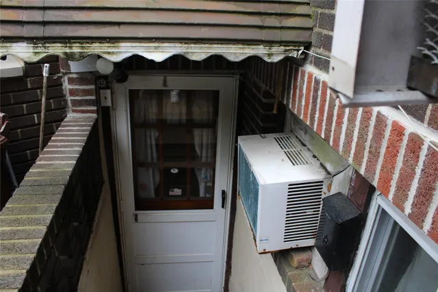 a view of livingroom with kitchen