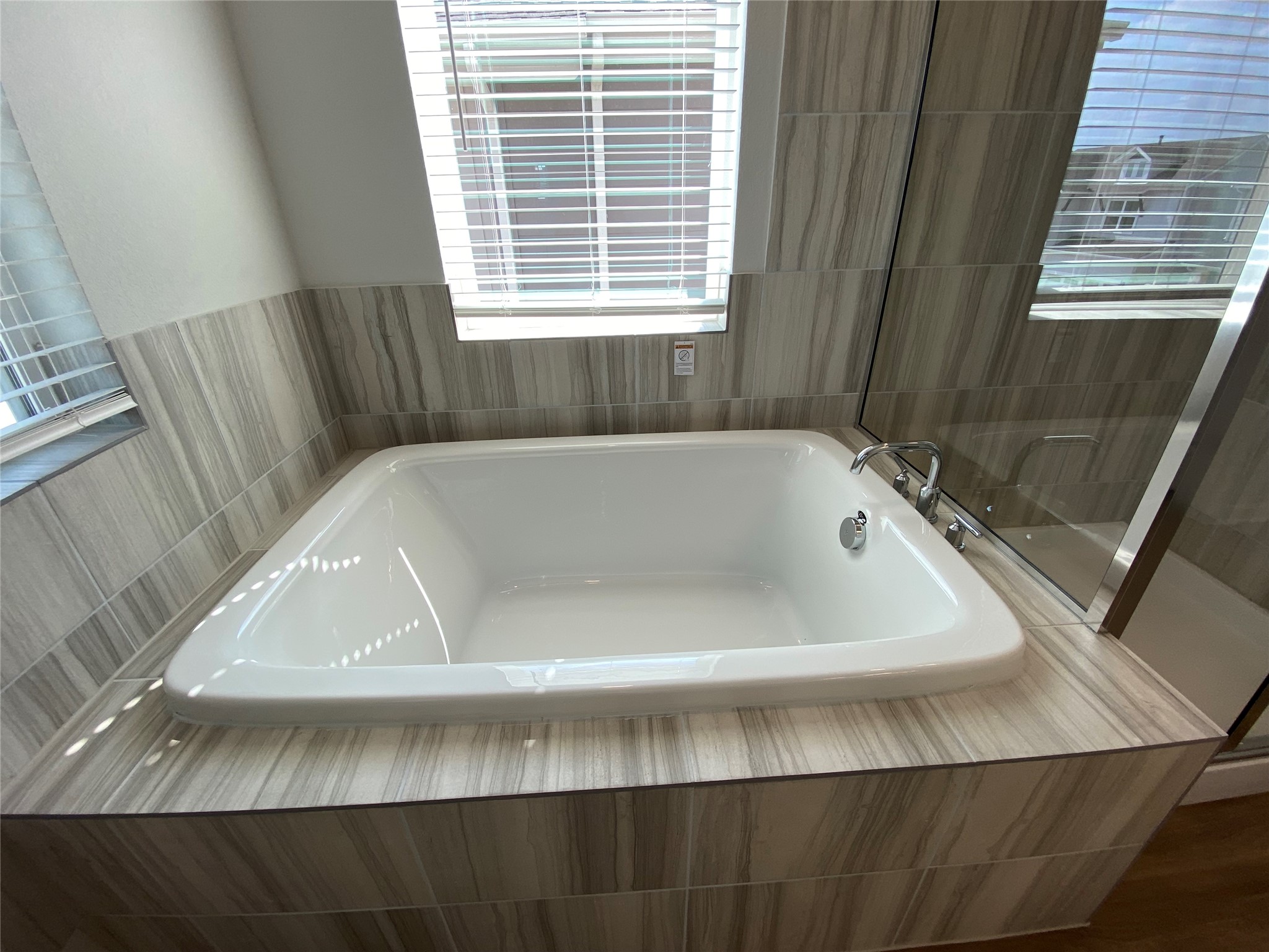 3000 Chisholm Trail Road, Unit 49 Round Rock, TX 78681 - Photo 18 of 26 PrimaryBath Soaking Tub