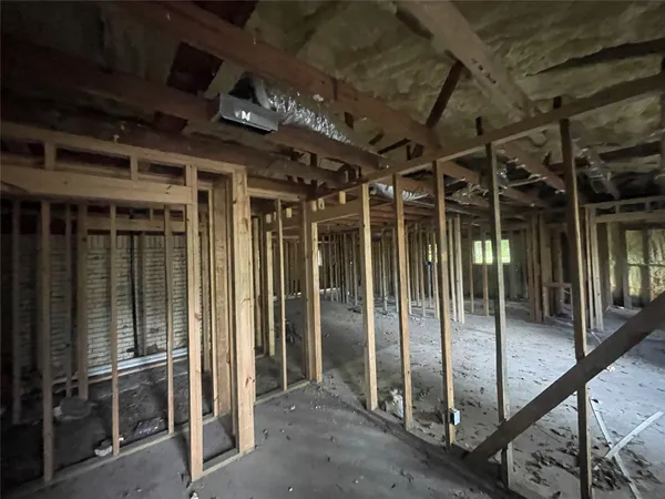 $75,000 | 462 Ave B, Markham, TX 77414