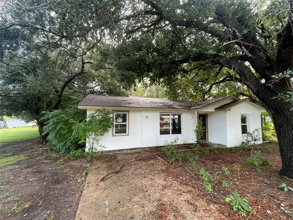 $75,000 | 462 Ave B, Markham, TX 77414