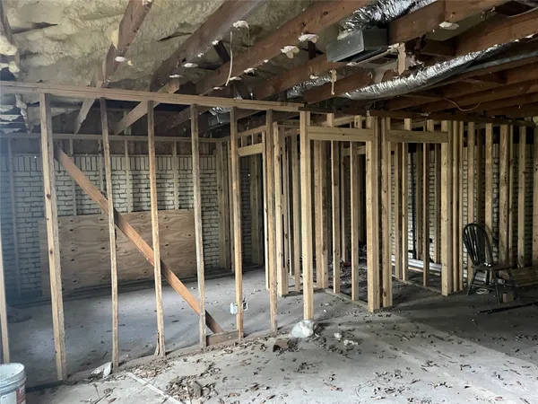 $75,000 | 462 Ave B, Markham, TX 77414