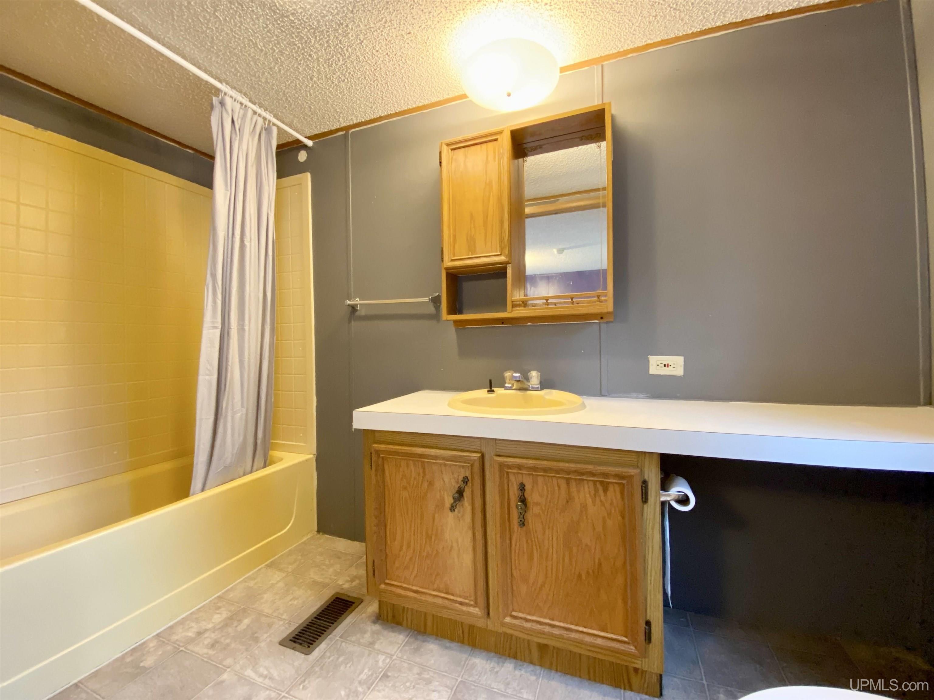 5383 18th Road Escanaba, MI 49829 - Photo 22 of 34