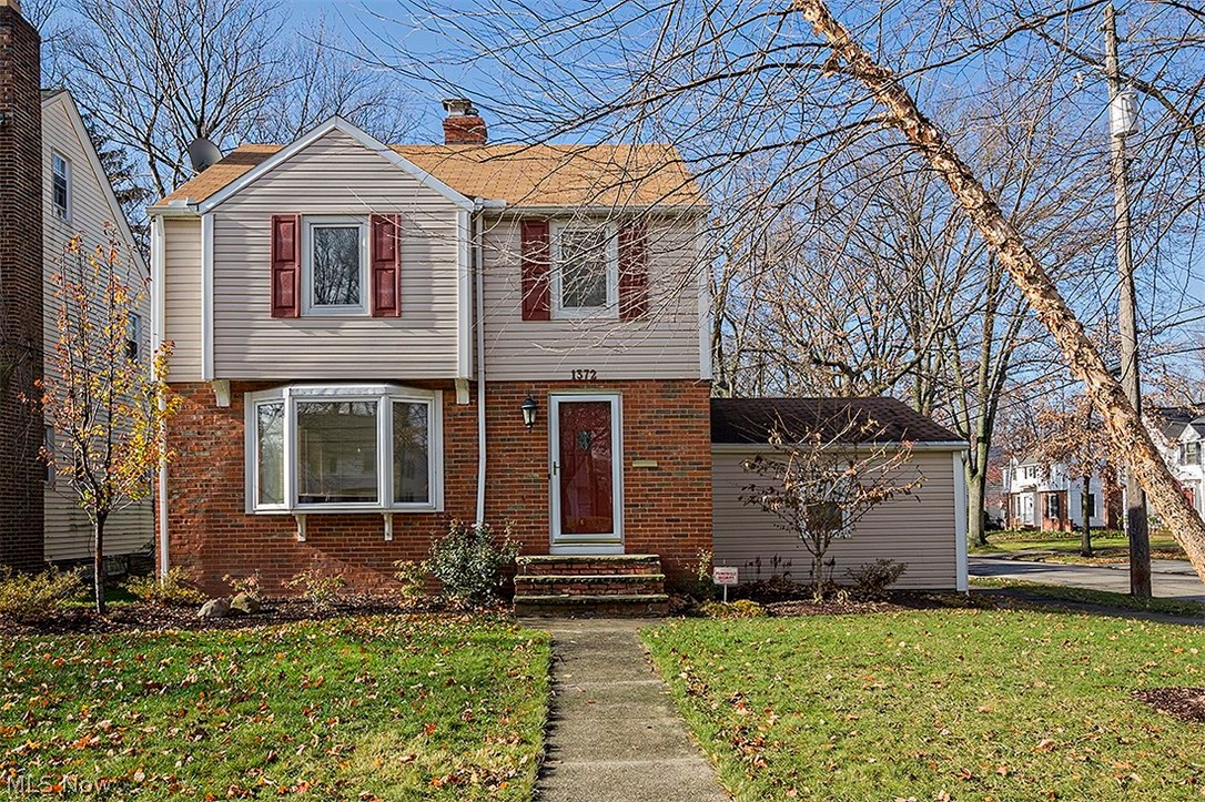 1372 Willshire Road Cleveland, OH 44124 - Photo 1 of 25 Gallery Image 1