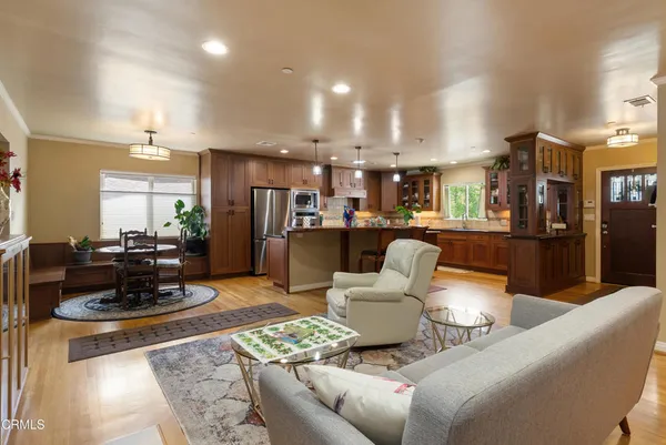 $1,599,000 | 5015 Verwood Avenue, Glendale, CA 91214