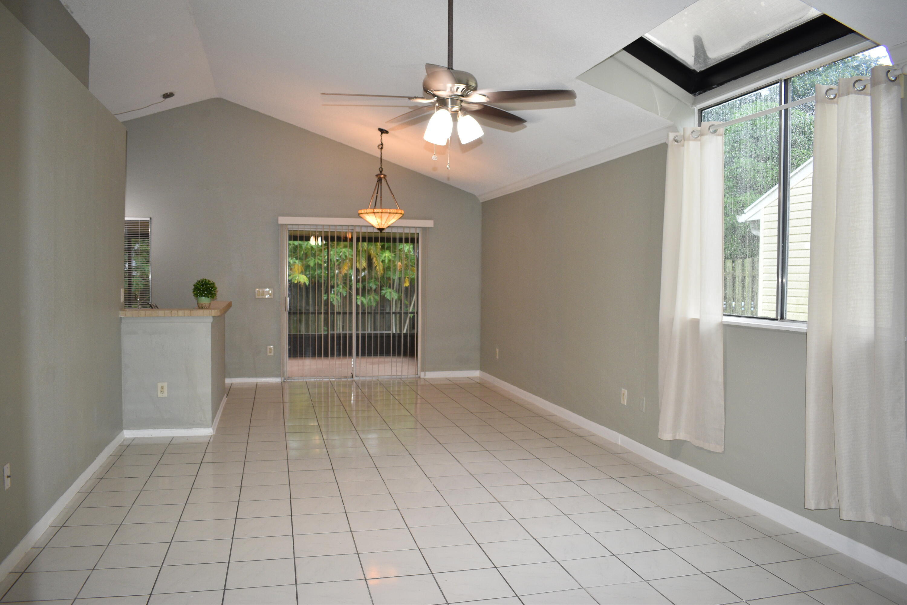 23188 Bentley Place Boca Raton, FL 33433 - Photo 6 of 20 living-dining