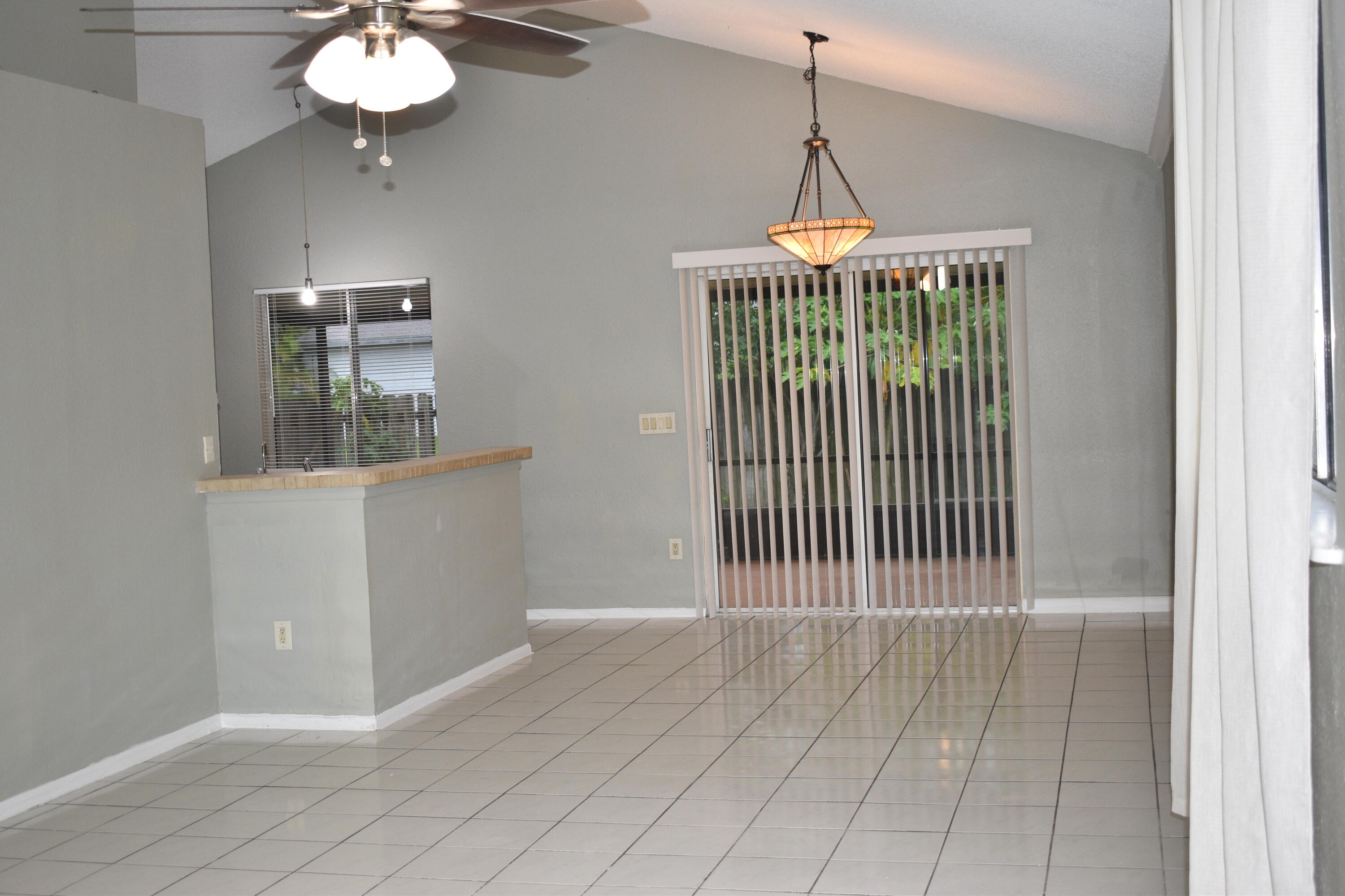 23188 Bentley Place Boca Raton, FL 33433 - Photo 7 of 20 dining area