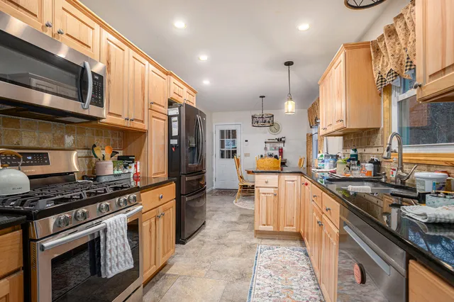 $320,000 | 9385 Bunkerhill, Richland, MI 49083