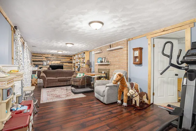 $320,000 | 9385 Bunkerhill, Richland, MI 49083