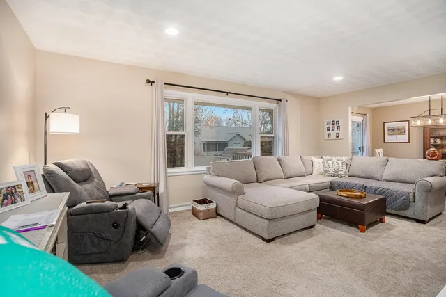 $320,000 | 9385 Bunkerhill, Richland, MI 49083