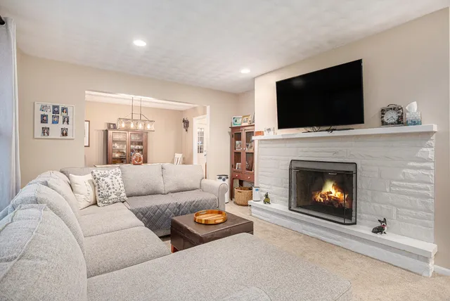 $320,000 | 9385 Bunkerhill, Richland, MI 49083