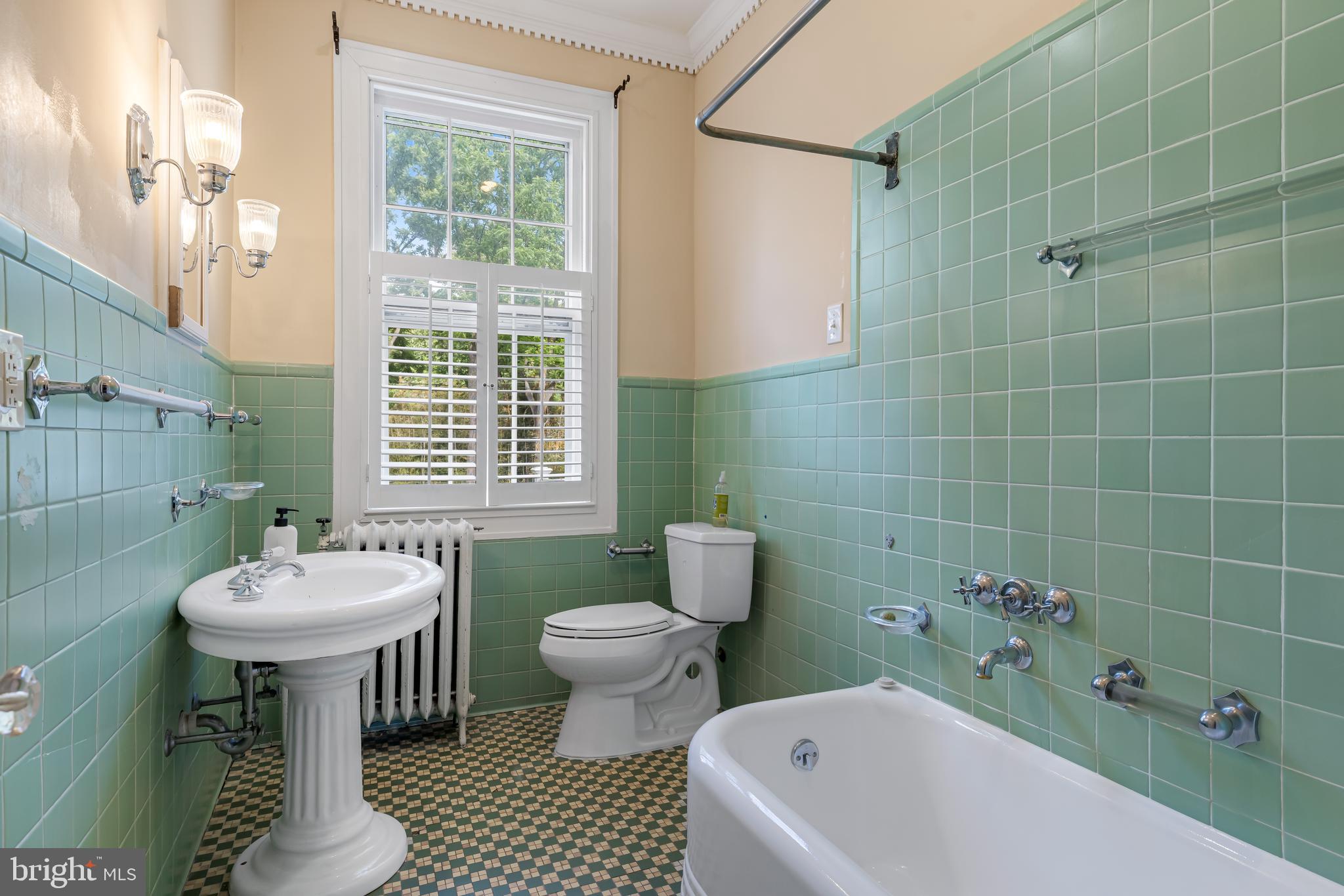 527 Nottingham Road Baltimore, MD 21229 - Photo 44 of 72 Gallery Image 44