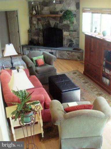 419 Seneca Road Great Falls, VA 22066 - Photo 12 of 30 Family Room #2