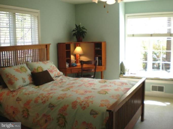 419 Seneca Road Great Falls, VA 22066 - Photo 17 of 30 Bedroom #4