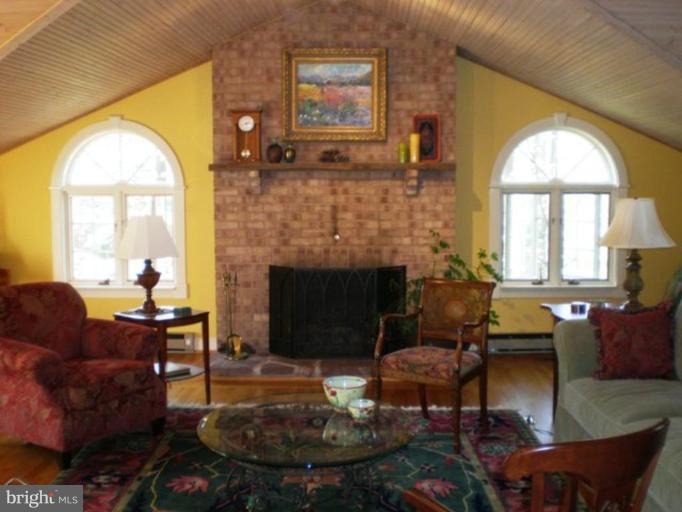 419 Seneca Road Great Falls, VA 22066 - Photo 3 of 30 Great Room
