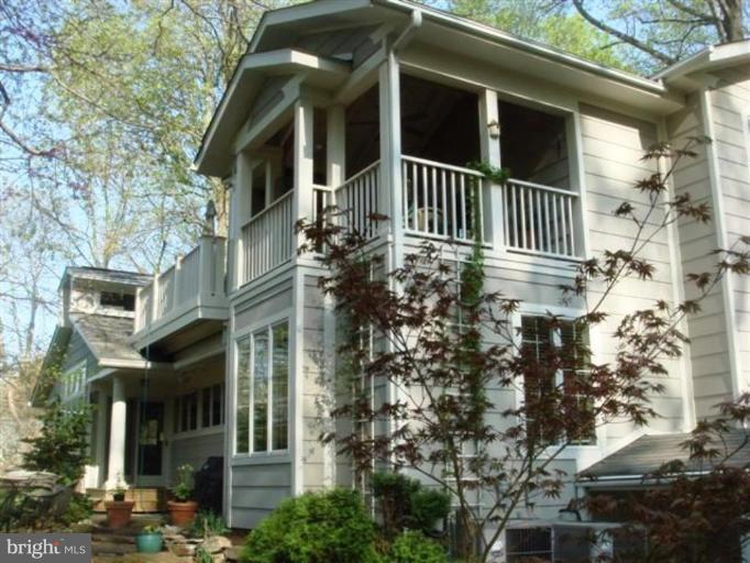 419 Seneca Road Great Falls, VA 22066 - Photo 30 of 30 Exterior (Rear)
