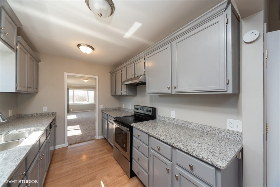 5245 Torrey Road Flint, MI 48507 - Photo 6 of 24 31376382-5.JPG