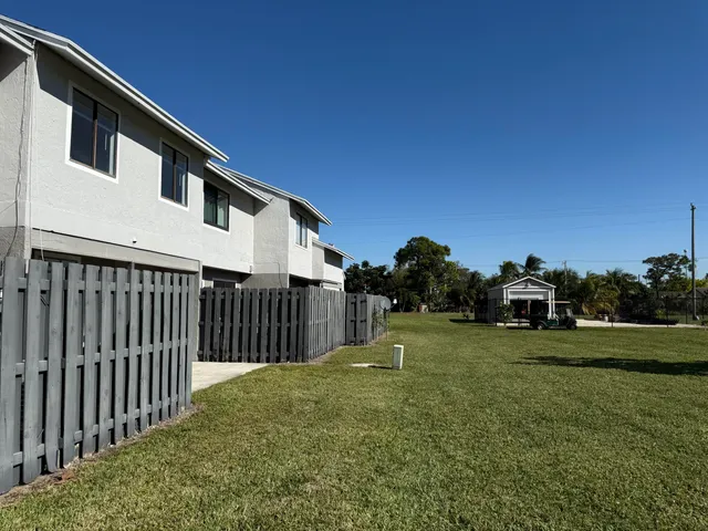 $2,500 | 1403 Wharf Lane, Greenacres, FL 33463