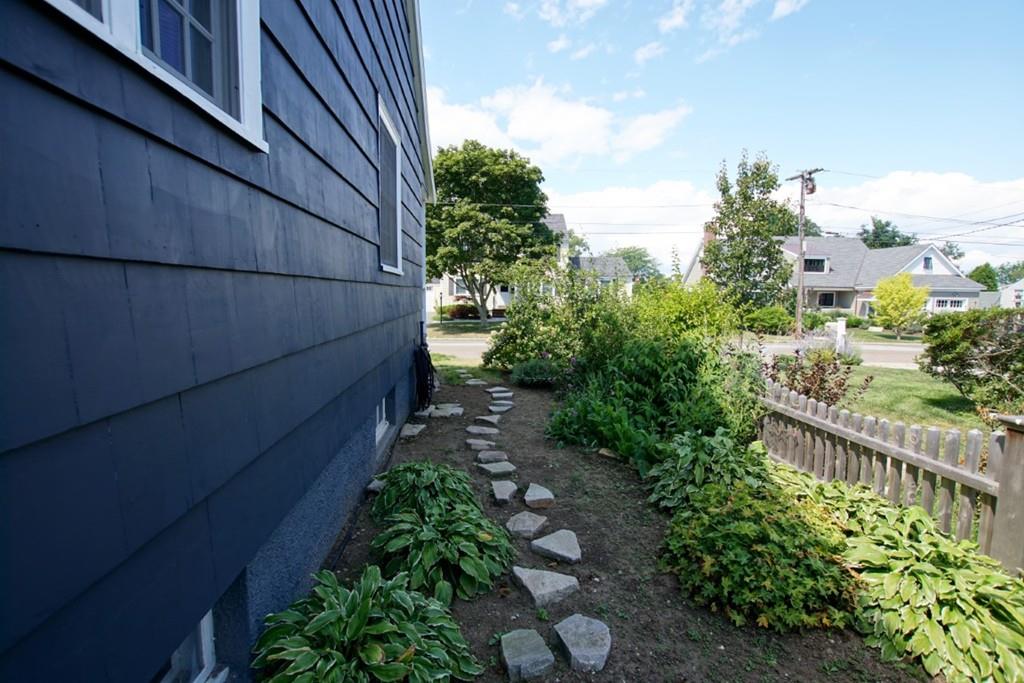 20 Smith Road Rockport, MA 01966 - Photo 3 of 22 Gallery Image 3