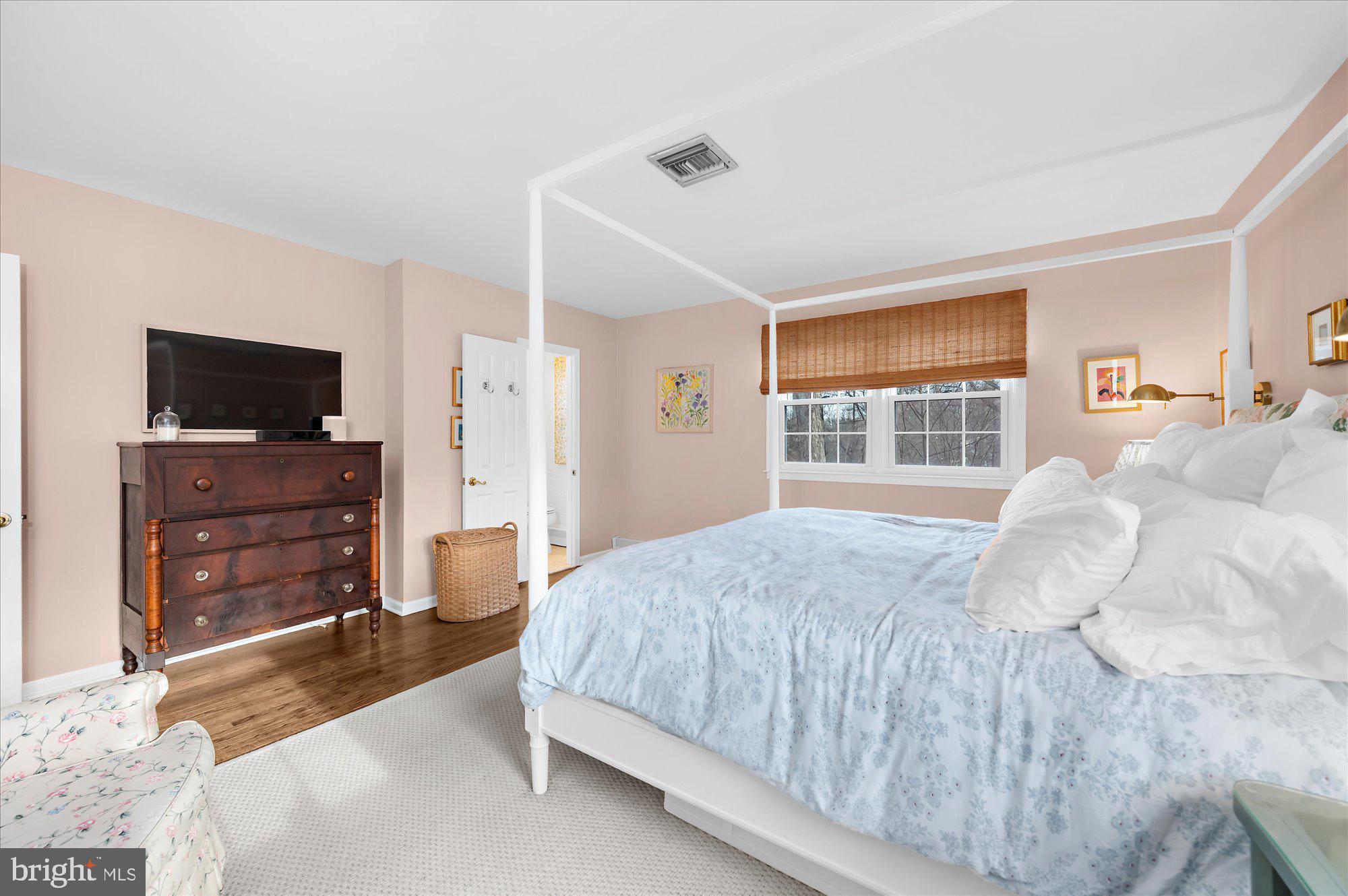 604 Olde Farm Road Media, PA 19063 - Photo 16 of 43 Large and comforting