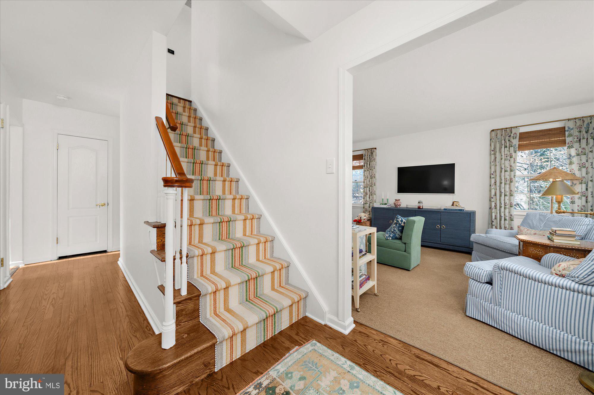 604 Olde Farm Road Media, PA 19063 - Photo 4 of 43 Beautiful foyer