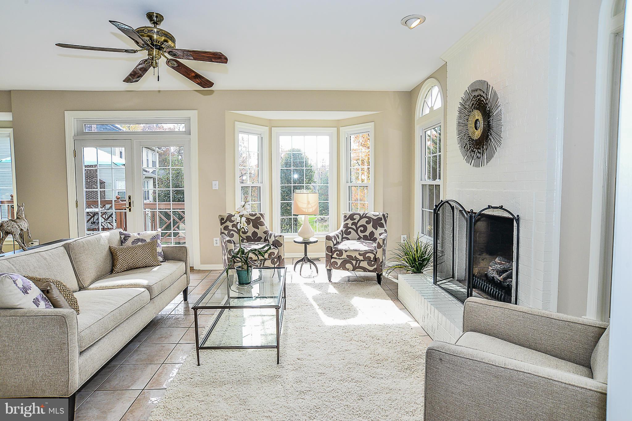 8963 Scott Street Springfield, VA 22153 - Photo 4 of 30 Interior (General)