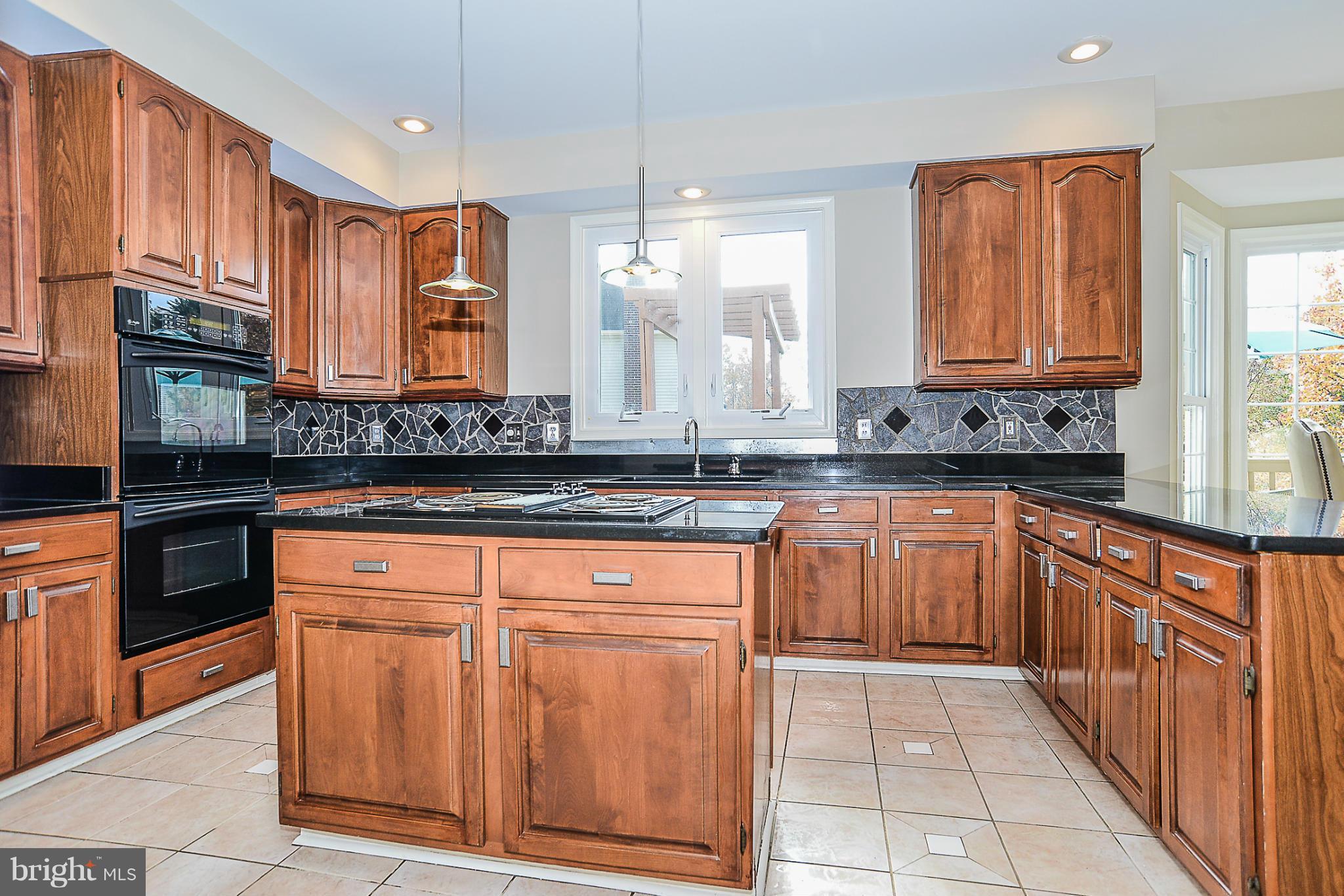 8963 Scott Street Springfield, VA 22153 - Photo 8 of 30 Kitchen