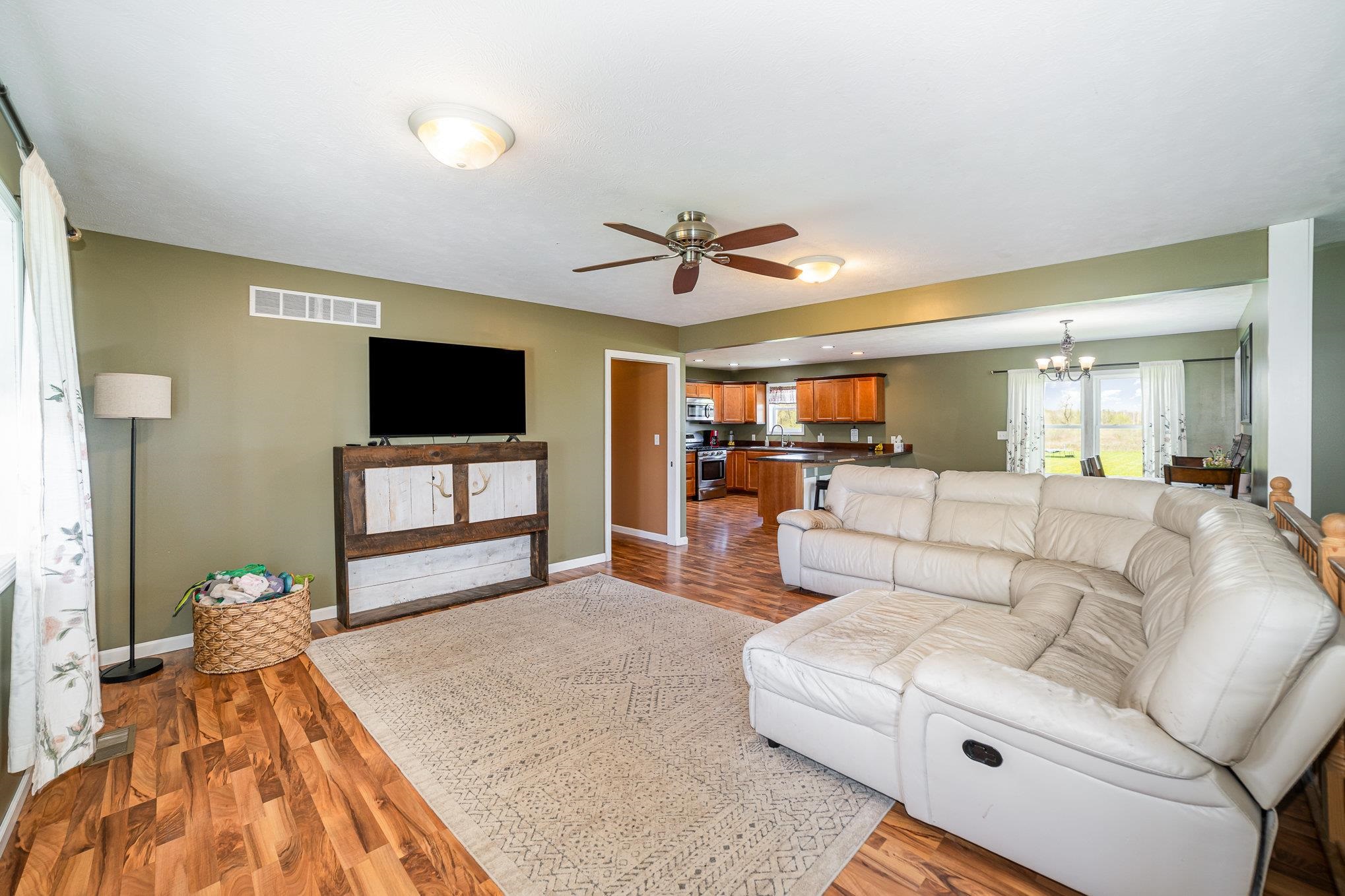 644 South Loomis Road Mount Pleasant, MI 48858 - Photo 3 of 47