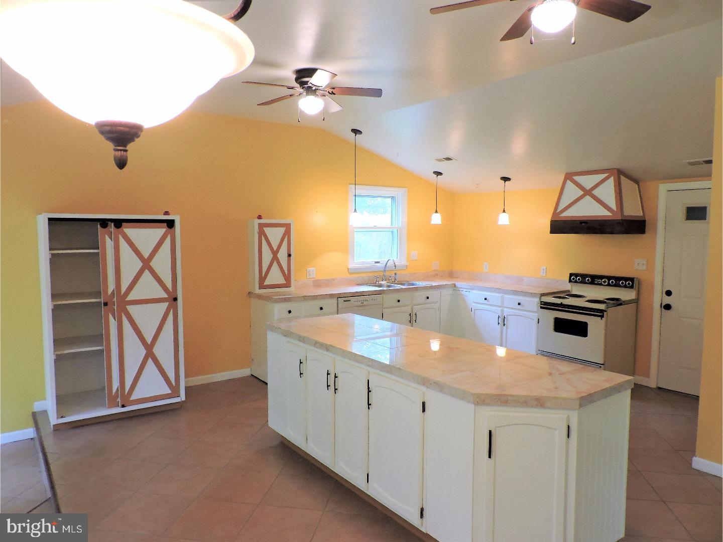 366 Croshaw Road Wrightstown, NJ 08562 - Photo 10 of 25